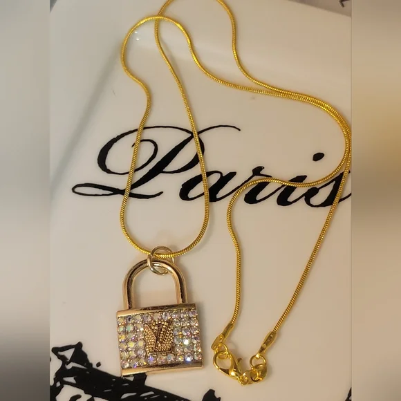 Aurora Borealis LV Crystal Padlock Necklace 18" Gold Plated Snake Chain NEW - Picture 5 of 5